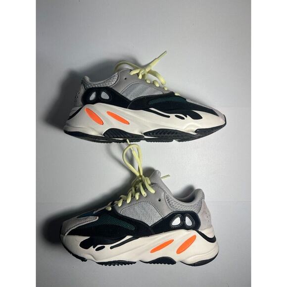 Size 4 - adidas Yeezy Boost 700 Low Wave Runner main image 4